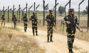 আবারও সীমান্তে বাংলাদেশির লাশ ফেললো বিএসএফ