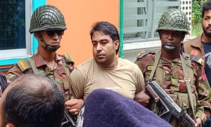 বালুতে পুতে চাঁদা নেওয়ার অভিযোগে বিএনপি নেতা গ্রেপ্তার