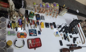 রাজশাহীর এক কোচিং সেন্টার ঘিরে রেখেছে সেনাবাহিনী