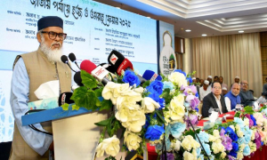 হজ্বে দালালদের দৌরাত্ম্য কমাতে কাজ চলছে : ধর্ম উপদেষ্টা
