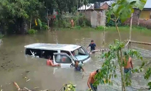 মুহূর্তেই আনন্দ বদলে গেল বিষাদে