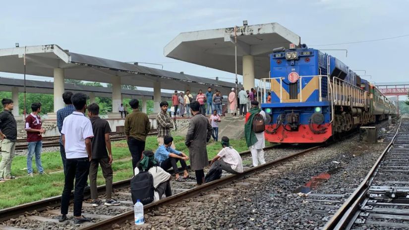 ট্রেন
