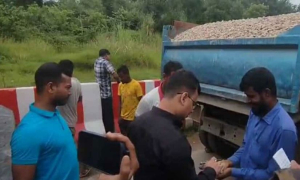 ৩৫ হাজার ঘনফুট সাদা পাথর উদ্ধার