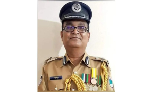 এবার ধরা সাবেক ডিআইজি