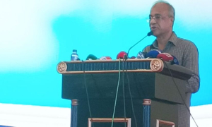রাজনৈতিক নেতাদের তেল দিয়েন না: পুলিশকে উপদেষ্টা