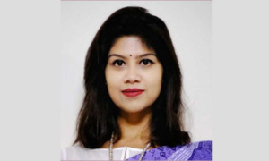 ধরা খেলেন কর কর্মকর্তা মিতু