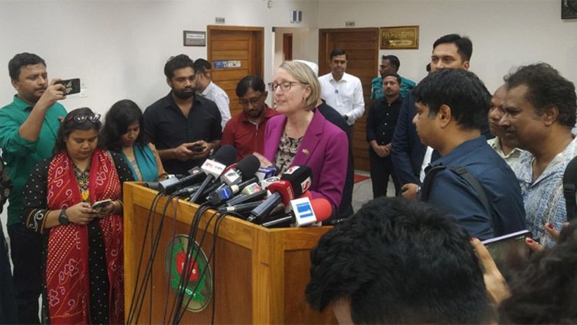 নির্বাচন