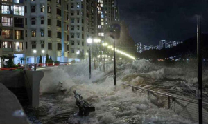 সুপার টাইফুনের তাণ্ডব
