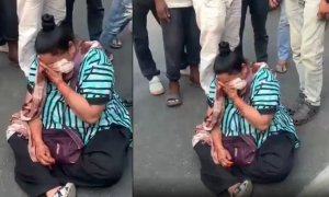 ২টি পানিপুরি কম দেওয়ায় সড়ক অবরোধ