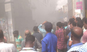 পোশাক কারখানায় ভয়াবহ আগুন