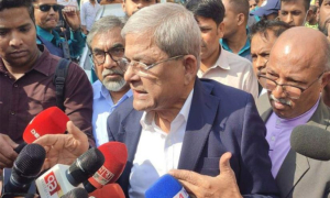 দেশে ফিরেই নির্বাচন নিয়ে ফখরুলের বয়ান
