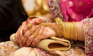 আজ যে দামে বিক্রি হচ্ছে স্বর্ণ