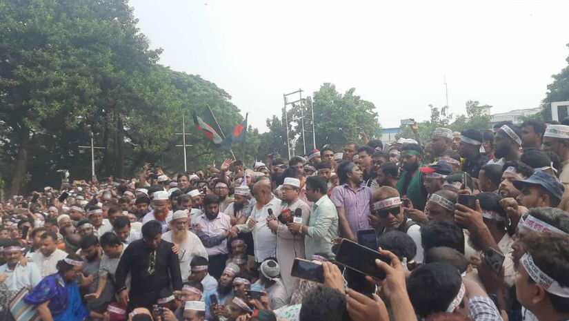 আন্দোলন চালিয়ে যাওয়ার ঘোষণা