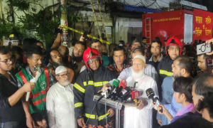 অগ্নিকাণ্ডের ঘটনাস্থলে ছুটে গেলেন জামায়াত আমির, দিলেন প্রতিশ্রুতি