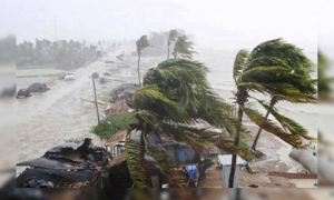 আজ আঘাত হানবে শক্তিশালী ঘূর্ণিঝড়