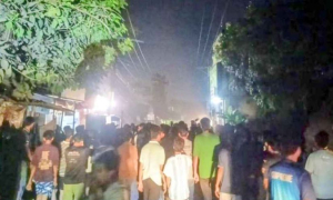 মাঝরাতে দুই বিশ্ববিদ্যালয় শিক্ষার্থীদের সংঘর্ষ