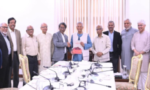 প্রধান উপদেষ্টার হাতে জুলাই সনদ বাস্তবায়ন সুপারিশ