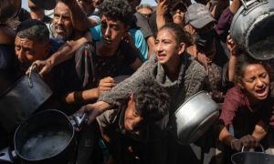 যুদ্ধবিরতি লঙ্ঘন করে গাজায় হামলা, ত্রাণ প্রবেশে বাধা