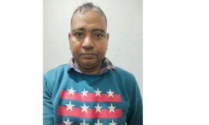 ইটিভির চট্টগ্রামের ভিডিওম্যান চোলাই মদসহ গ্রেফতার, মামলা দায়ের