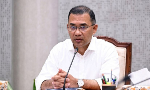 ‘গরিবদের জন্য বেতনের ১০ শতাংশ কোষাগারে রাখেন প্রধানমন্ত্রী’
