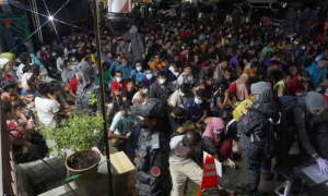মালয়েশিয়ায় শত শত বাংলাদেশি আটক