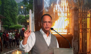 বিদ্যুৎমন্ত্রীর বাসায় বজ্রপাত