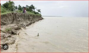 স্রোত নেই তবুও দৌলতদিয়া ফেরিঘাট এলাকায় নদীভাঙন